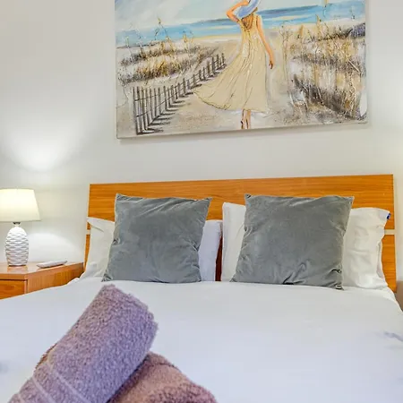 Lovely 1br With Private Balcony In By 360 Estates *