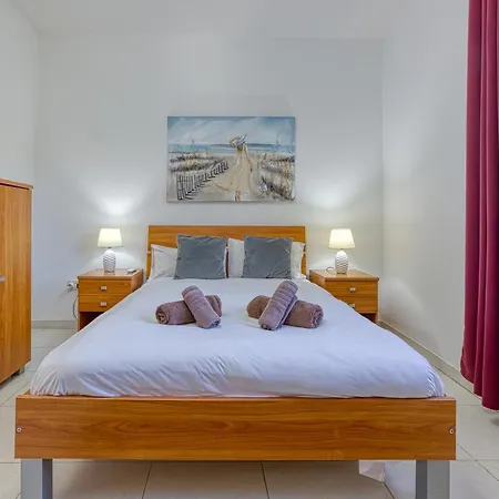 Lejlighed Lovely 1br With Private Balcony In By 360 Estates *