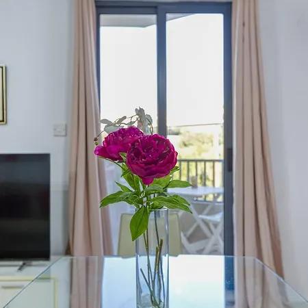 Lovely 1br With Private Balcony In By 360 Estates Lejlighed