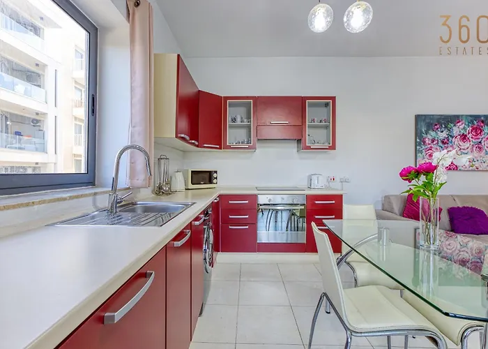 Apartament Lovely 1br With Private Balcony In By 360 Estates