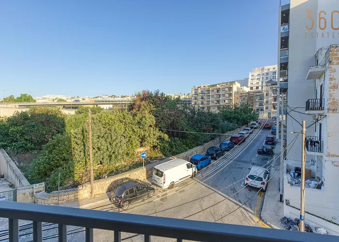 Lovely 1br With Private Balcony In By 360 Estates *